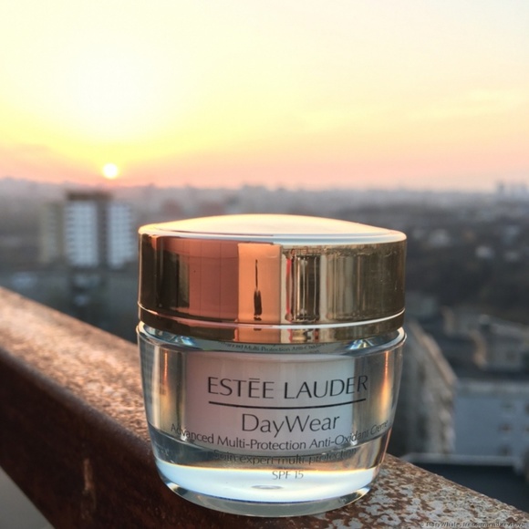Estee Lauder Other - ESTÉE LAUDER MOISTURIZER 24 Hour Day Cream SPF 15